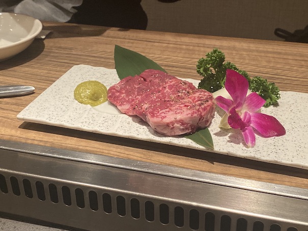 歓迎会で焼き肉パーティーをしてくれました。